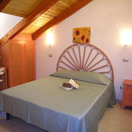 Hotel Resort Rocca Di Vadaro Capo Vaticano Ruang foto
