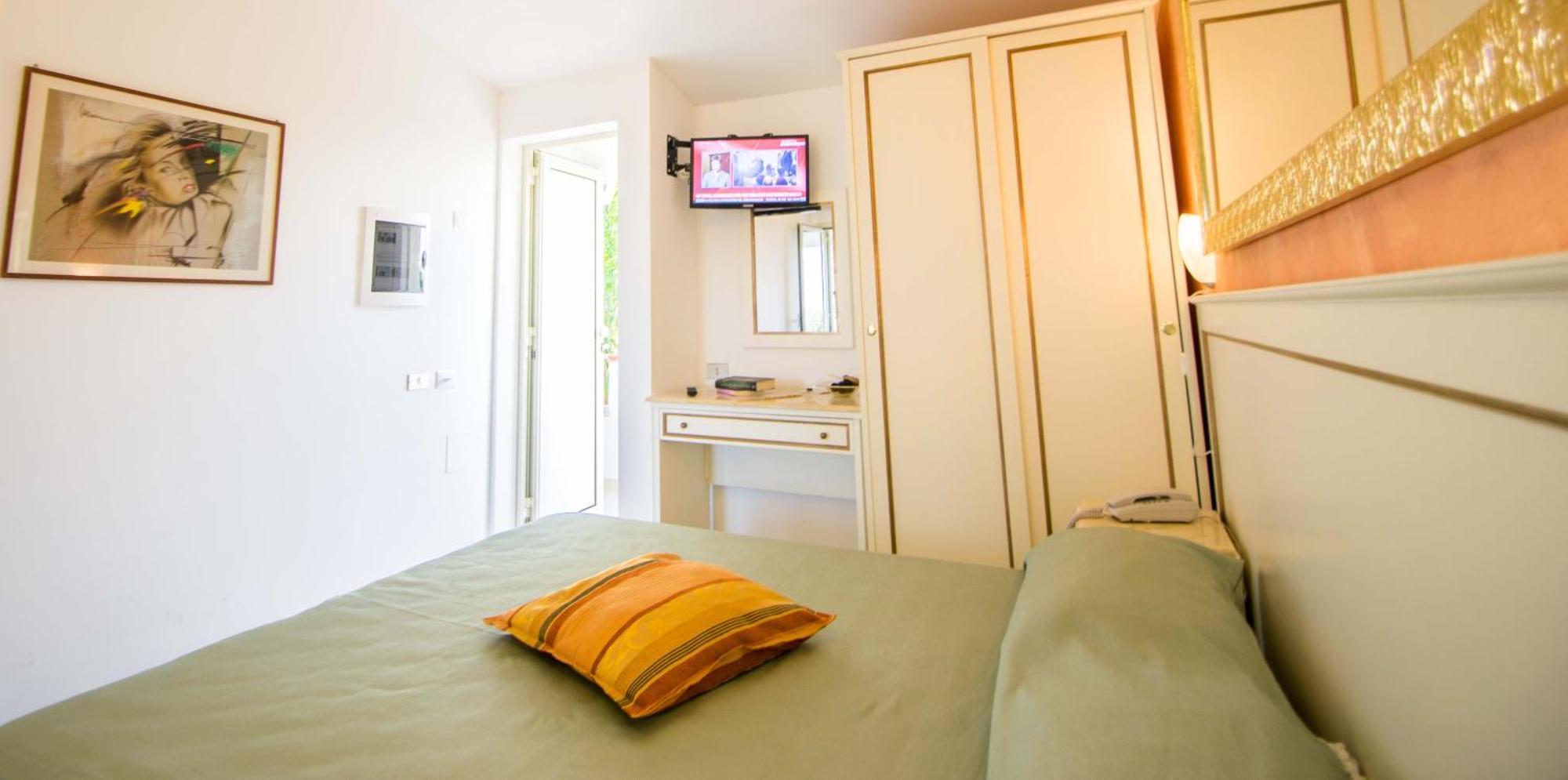 Hotel Resort Rocca Di Vadaro Capo Vaticano Ruang foto